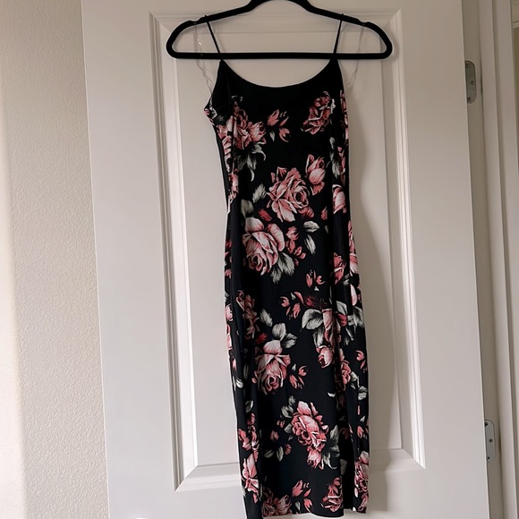 Misty Rose Black Floral Midi Dress Size S - Picture 2 of 5